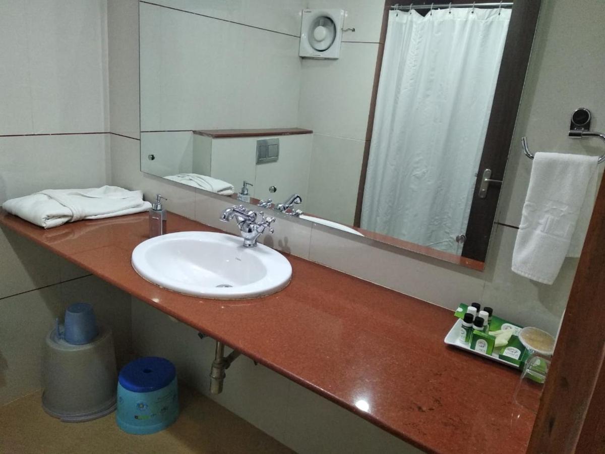 Shilpi Hill Resort 萨普塔拉 外观 照片