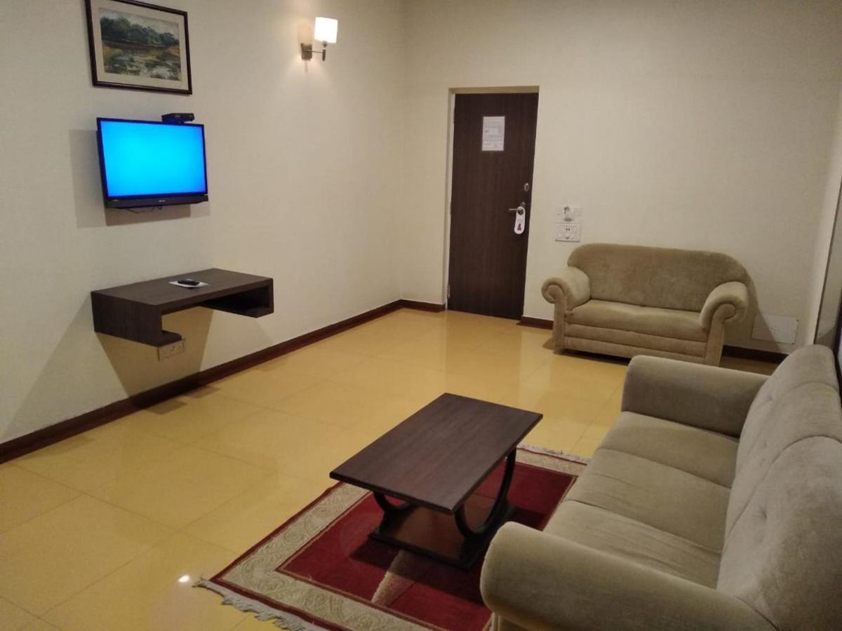 Shilpi Hill Resort 萨普塔拉 外观 照片