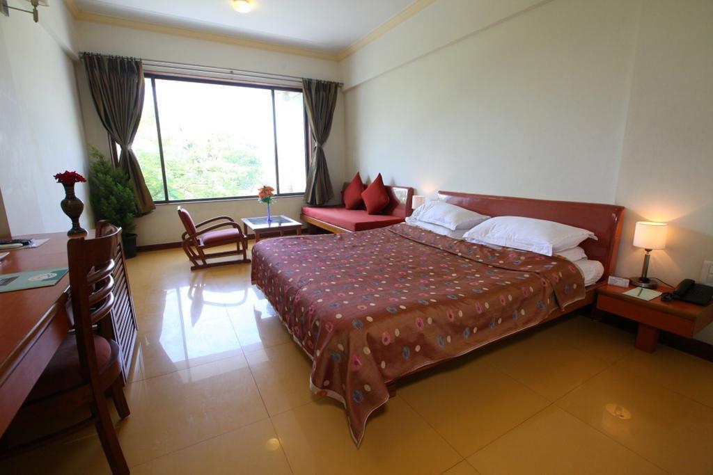 Shilpi Hill Resort 萨普塔拉 客房 照片